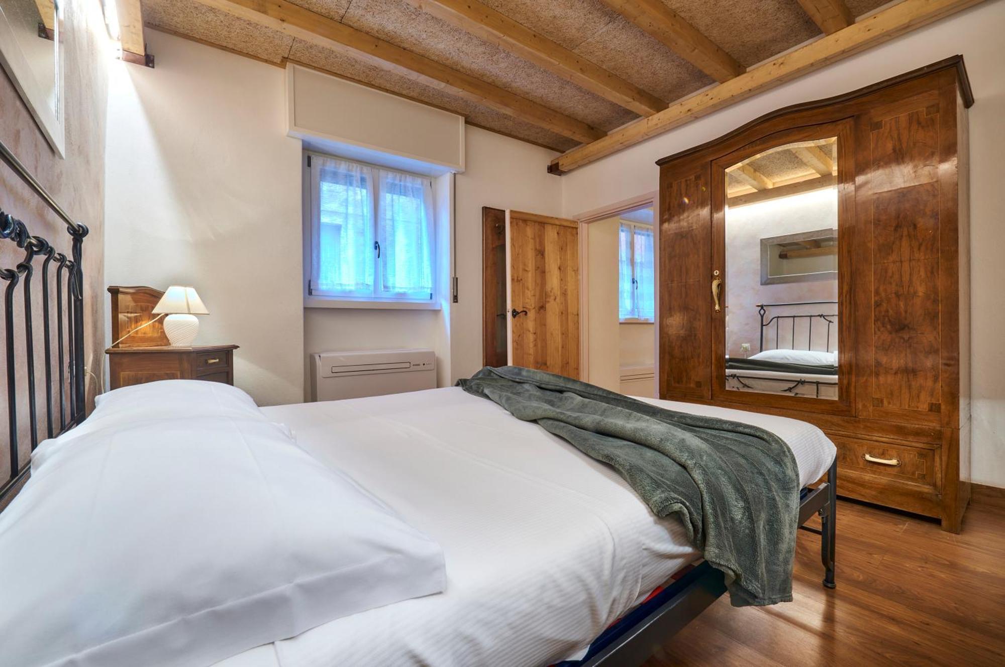 Casa “La Contrada” Villa Varenna Buitenkant foto